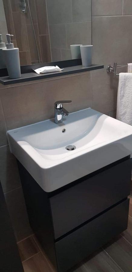 Apartament Modern Ioan Popasu Lägenhet Braşov Exteriör bild
