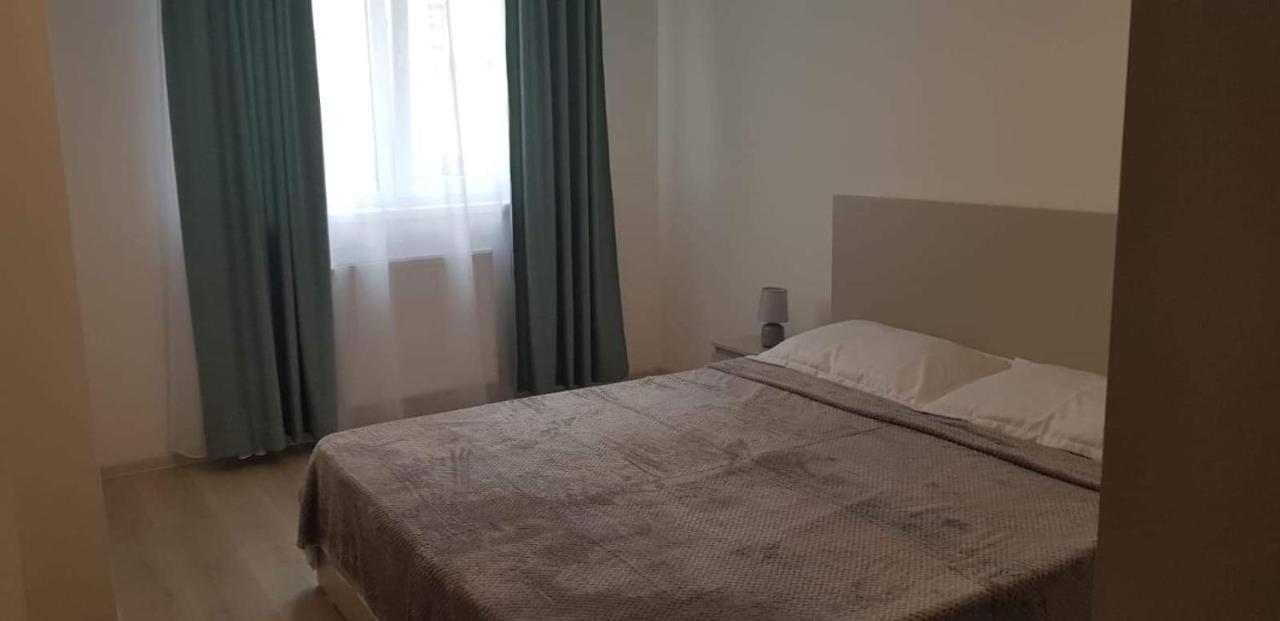 Apartament Modern Ioan Popasu Lägenhet Braşov Exteriör bild
